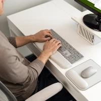 Kensington ErgoSoft Wrist Rest for Slim Keyboards, Faux leather, Gel, Grey, 432 x 101 x 10 mm, 380 g