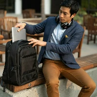 Kensington Contour 2.0 Business Laptop Backpack  15.6