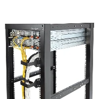 StarTech.com Gancio con anello a D per la gestione dei cavi per server rack verticale multidirezionale 6 x 10 cm - Anello per gestione cavi - nero - 1U - per P/N RACK-18U-20-WALL-OA, RACK-21U-20-WALL-OA, RACK-24U-20-WALL-OA, RK3236BKF, RKQMCAB12V2