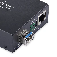 StarTech.com Gigabit Ethernet Copper-to-Fiber Media Converter, SM LC, 20km, 10/100/1000 Mbps, RJ45 to LC, Full Metal, 9K Jumbo Frames, TAA Compliant, 2000 Mbit/s, 10Base-T, 100Base-TX, 1000Base-T, 1000Base-LX, IEEE 802.3, IEEE 802.3ab, IEEE 802.3u, IEEE 802.3z, Fast Ethernet, Gigabit Ethernet, 10,100,1000 Mbit/s