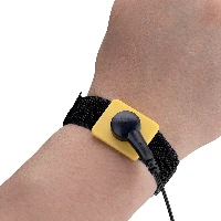 StarTech.com Antistatic Wrist Strap with Grounding Cable, ESD Safe Band with 5ft / 1.5m Detachable Cord, Prevent Electrostatic Discharge, Adjustable Fit, TAA, 150 cm, Black