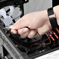 StarTech.com Antistatic Wrist Strap with Grounding Cable, ESD Safe Band with 5ft / 1.5m Detachable Cord, Prevent Electrostatic Discharge, Adjustable Fit, TAA, 150 cm, Black