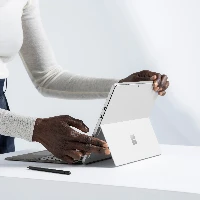 Microsoft Surface Pro 8, 33 cm (13