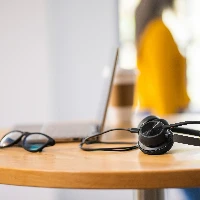 POLY Voyager 4320 USB-C Headset +BT700 dongle +Charging Stand, Wireless, Calls/Music, 20 - 20000 Hz, 158 g, Headset, Black