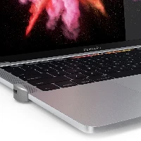 Compulocks Ledge Lock Adapter for MacBook Pro with Touch Bar 13 & 15 and Keyed Cable Lock - Adattatore connessione blocco di sicurezza - argento - per Apple MacBook Pro with Touch Bar 13.3 4x Thunderbolt 3 (Late 2016, Mid 2017, Mid 2018, Mid 2019, Earl
