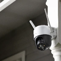 CAMERA IP 4M 30MT PAN TILT OUT