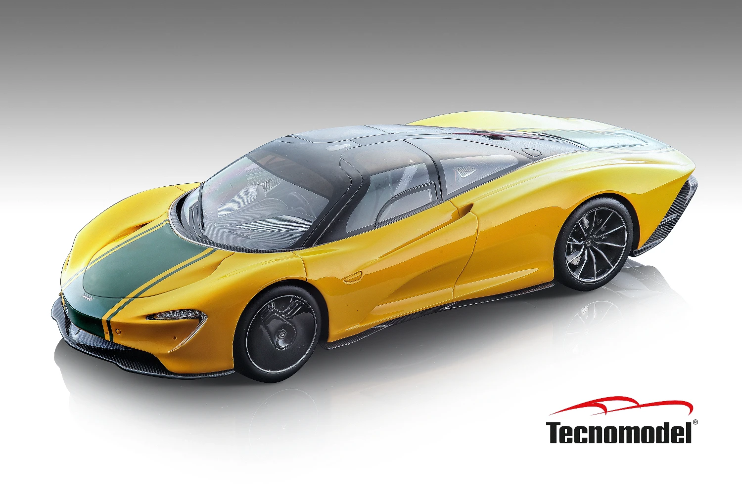 Mclaren speedtail Metallic yellow with green stripe