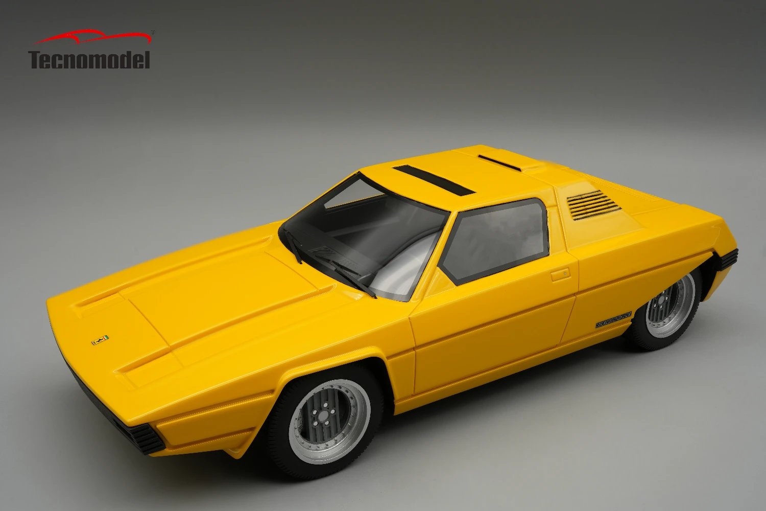 Ferrari 308 GT Bertone Rainbow 1976 yellow Modena