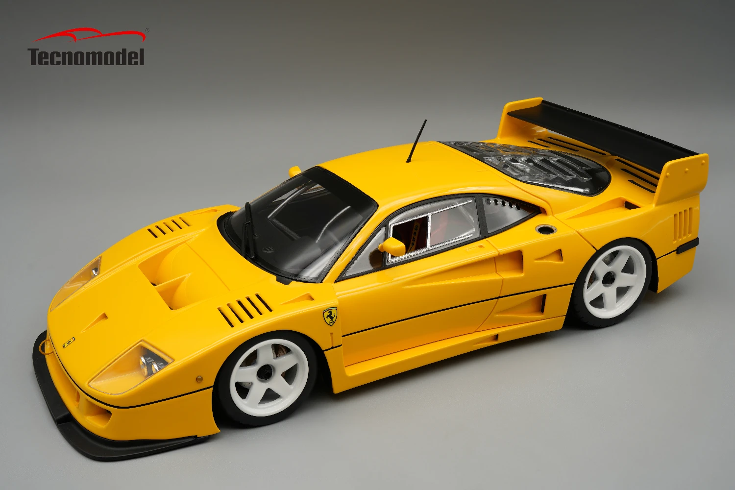 Ferrari F40 LM 1996 Press Yello Modena with white wheels THIS MODEL CAMES WITH THE SHOCASE INCLUDED