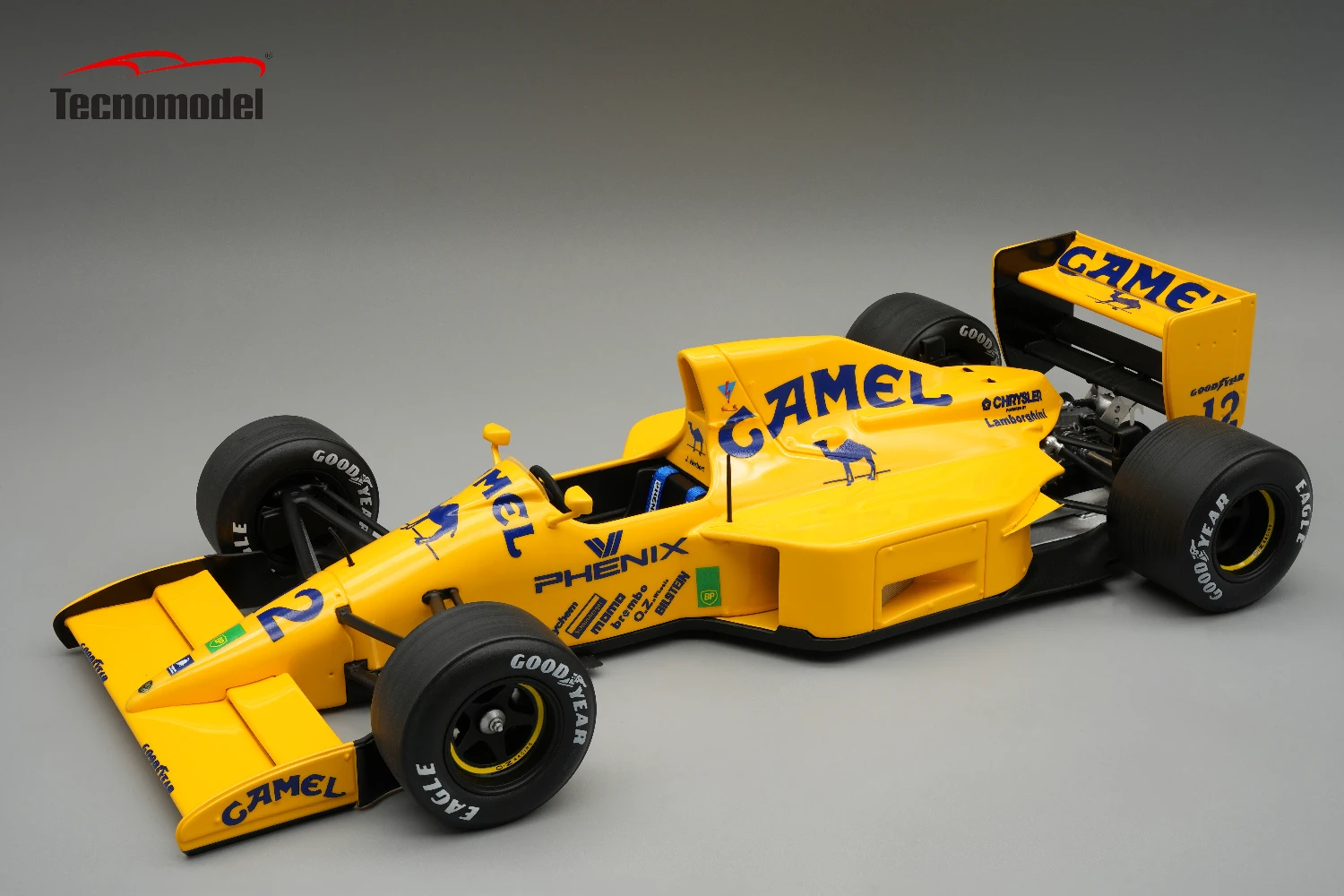 Lotus 102 1990 Lamborghini Engine USA GP Qualifyng Driver: Martin Donnelly Raining Tyres THIS MODEL CAMES WITH THE SHOWCASE INCLUDED