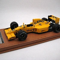 Lotus 102 1990 Lamborghini Engine USA GP Qualifyng Driver: Martin Donnelly Raining Tyres THIS MODEL CAMES WITH THE SHOWCASE INCLUDED