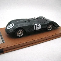  Jaguar C-Type Longtail Le Mans 24h 1952 car #19 Driver: P. hitehead - I. Stweart