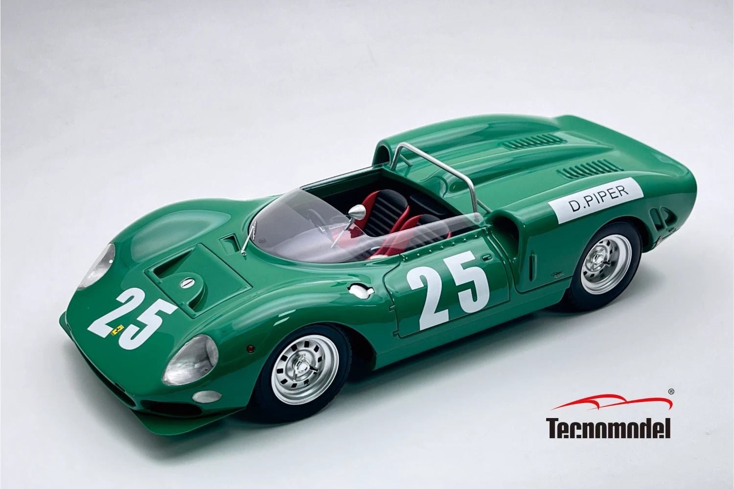 Ferrari 365 P2 Spyder Guards Trophy Brands Hatch 7° place 1965 car #25 Driver: D. Piper 