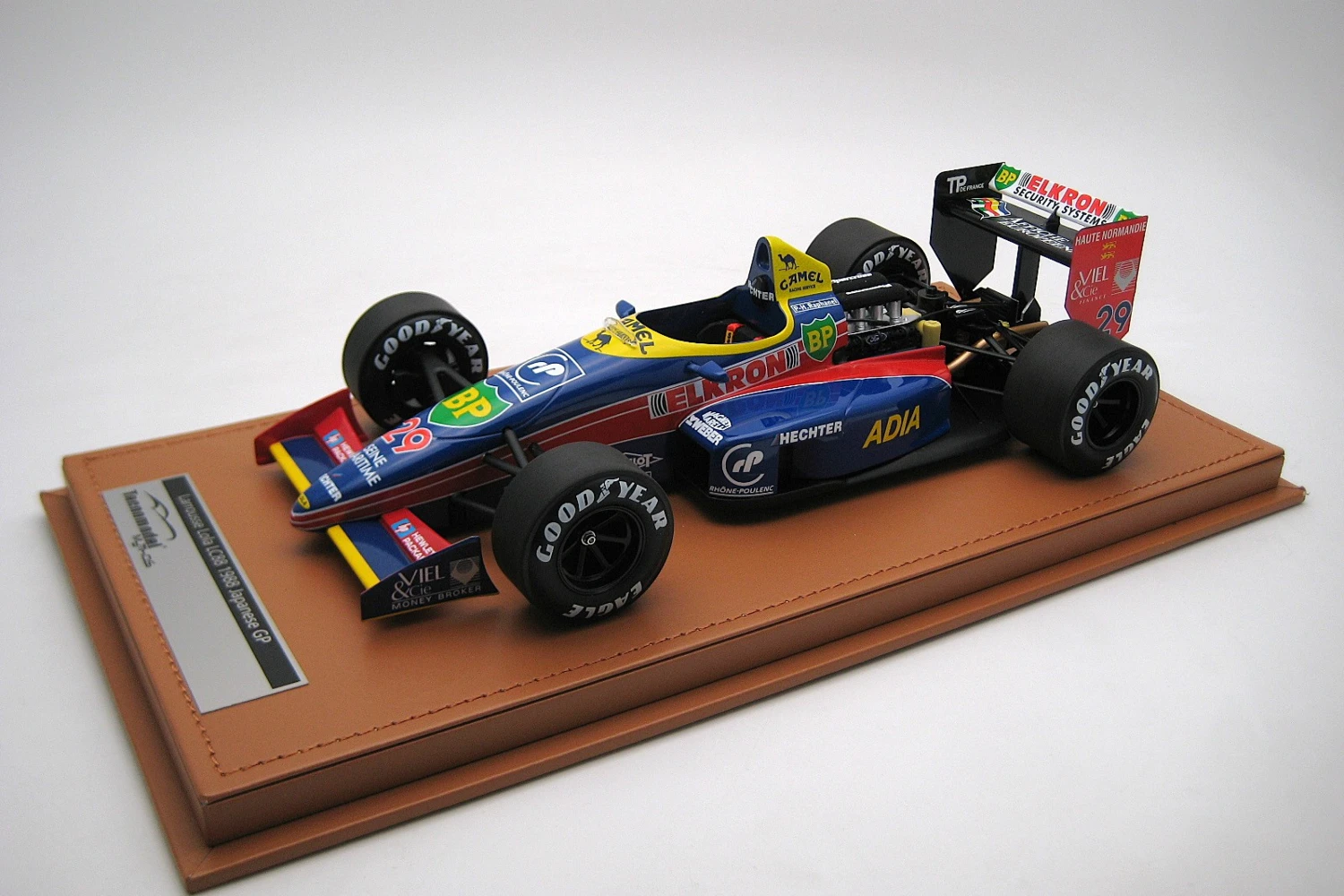 <!--articolo.descrizione_articolo-->