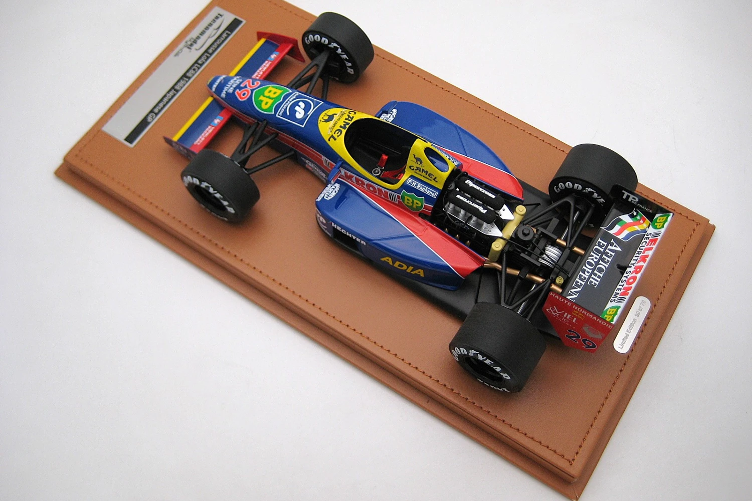 <!--articolo.descrizione_articolo-->