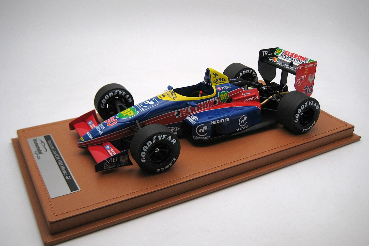 <!--articolo.descrizione_articolo-->