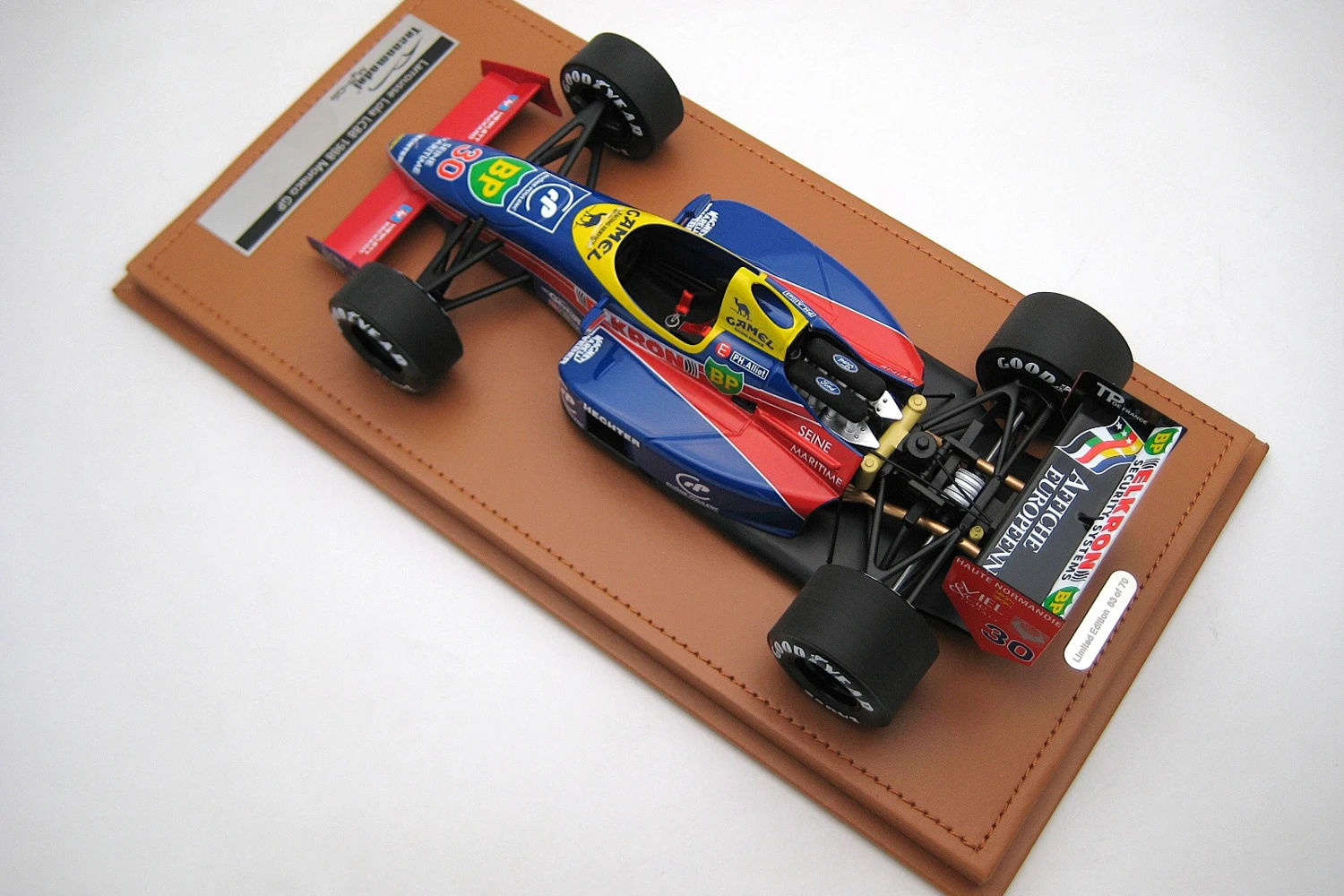 <!--articolo.descrizione_articolo-->