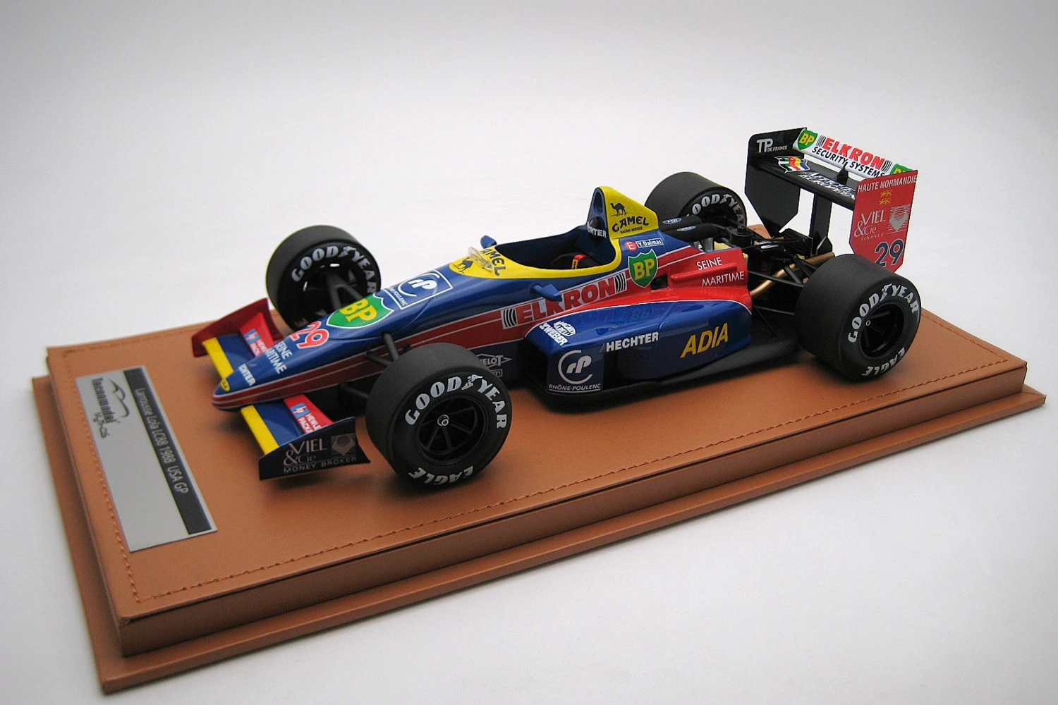 <!--articolo.descrizione_articolo-->