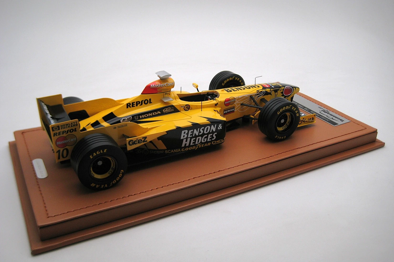 <!--articolo.descrizione_articolo-->