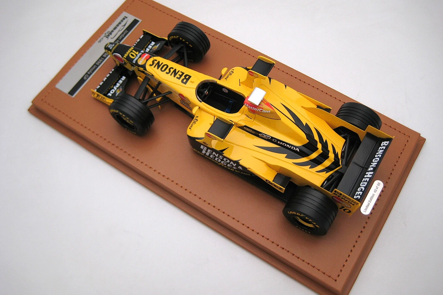 <!--articolo.descrizione_articolo-->