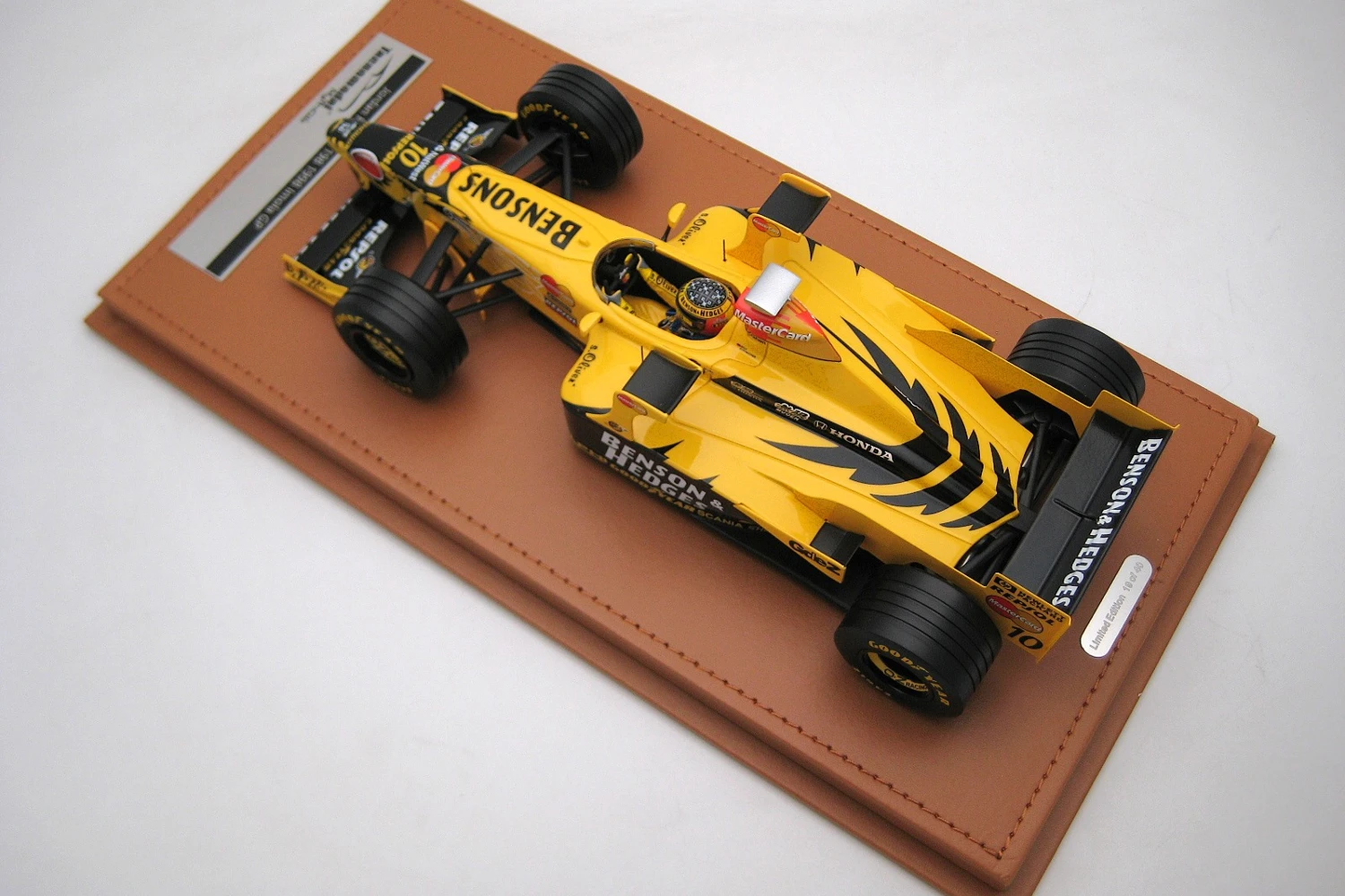 <!--articolo.descrizione_articolo-->