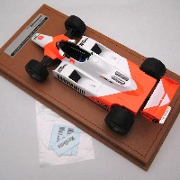 TM18-368A Mclaren MP4/1B 1982 Winner Englad GP Driver: Niki Lauda SHOWCASE INCLUDED