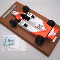 Mclaren MP4/1B 1982 Winner Detroit GP Driver: John Watson SHOWCASE INCLUDED
