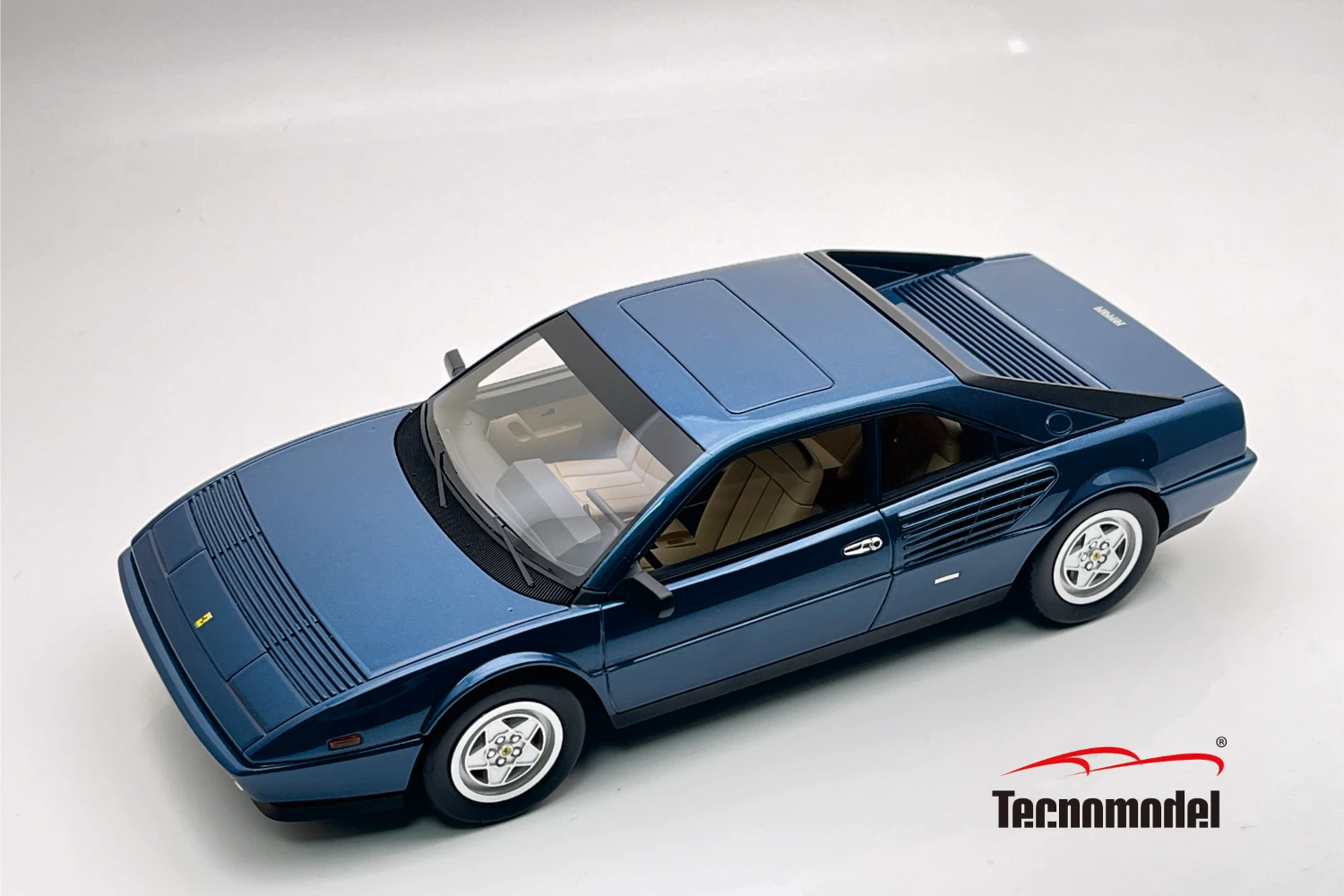 Ferrari 308 Mondial 3.2 Abu Dabi Blue
