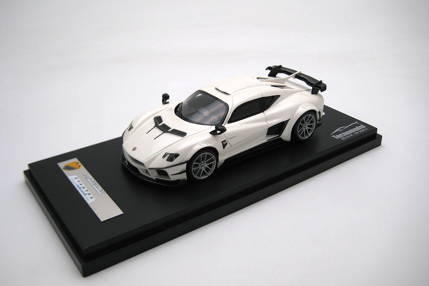 Mzzanti Evantra 1000 Cavalli Pearl white 2016