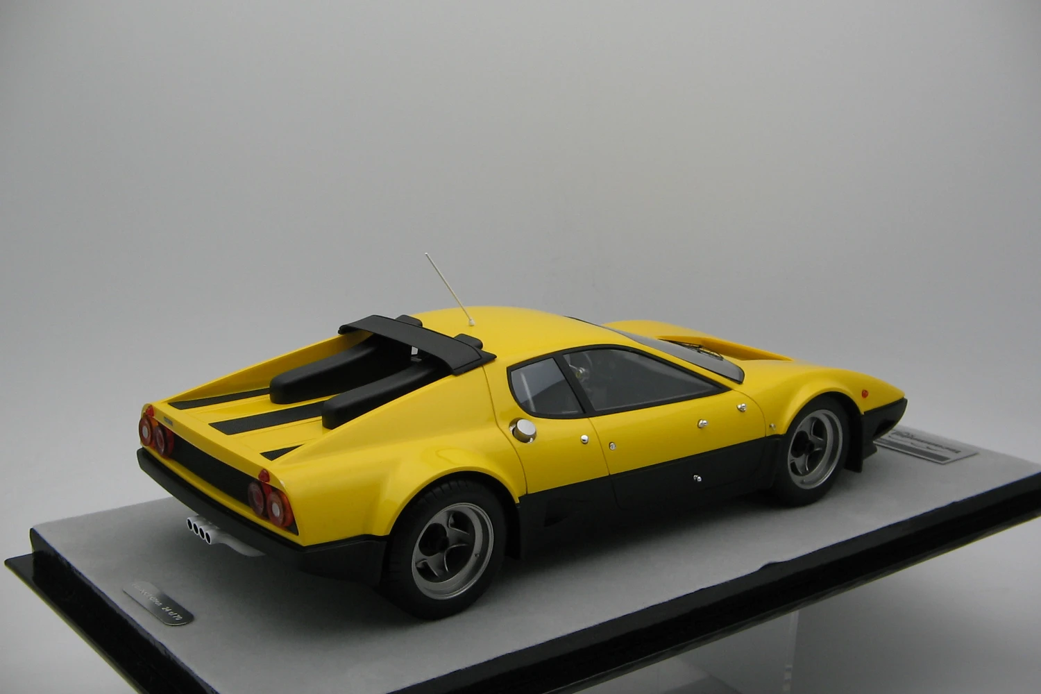 <!--articolo.descrizione_articolo-->