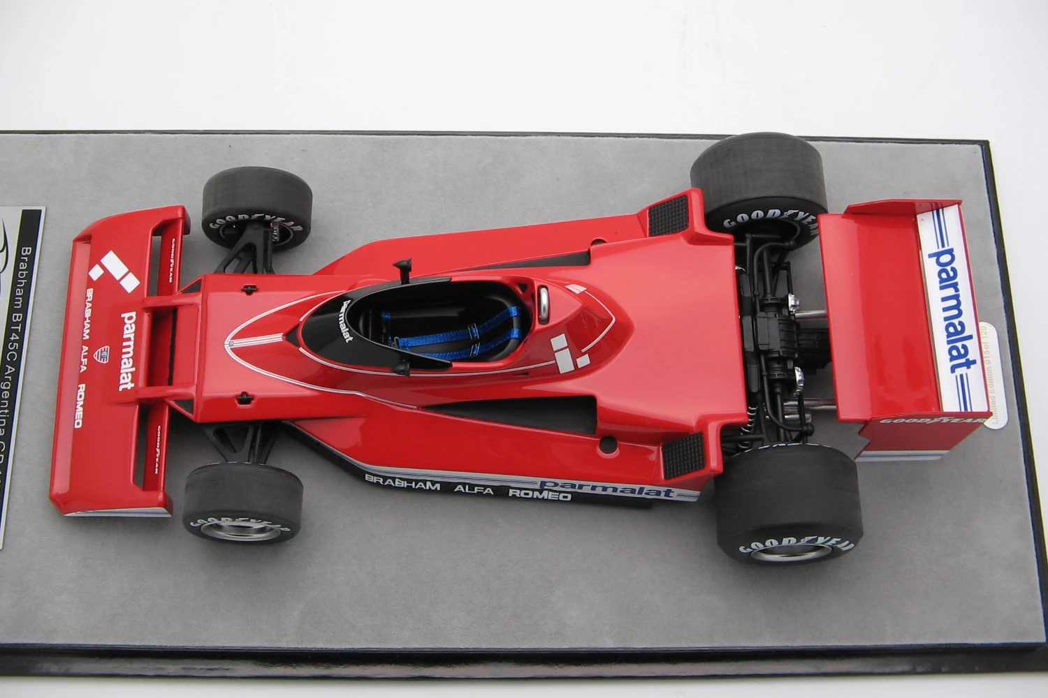 <!--articolo.descrizione_articolo-->