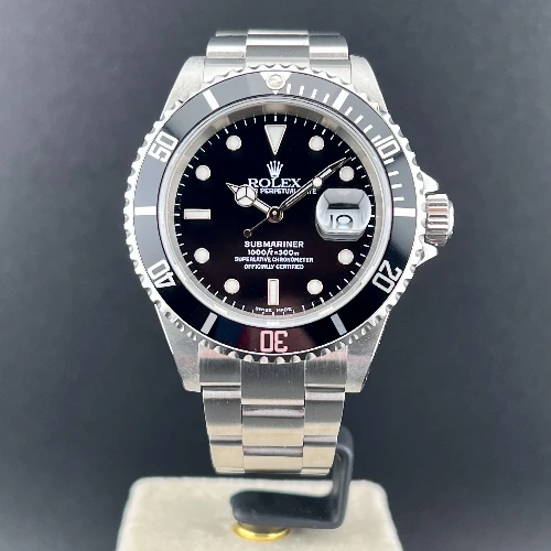 Rolex Submariner Date No Holes SEL