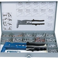 ASS. B 1977/8 CON 940 RIVETTI.